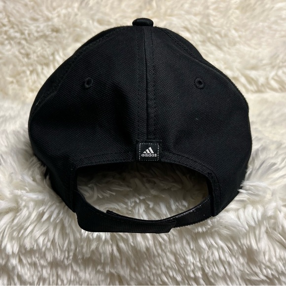 Men’s adidas aero ready hat all black with black logo adjustable Velcro strap - Picture 3 of 5